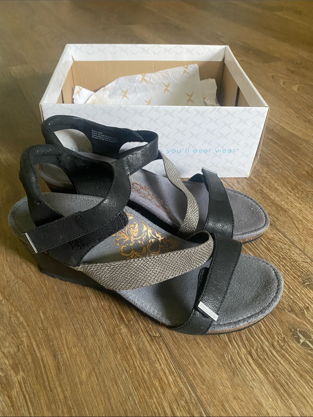Aetrex Brynn Quarter Strap Wedge gray & black leather. Size 39 US 8.5 - Picture 2 of 8